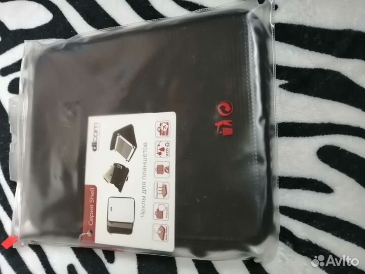 Чехол на iPad