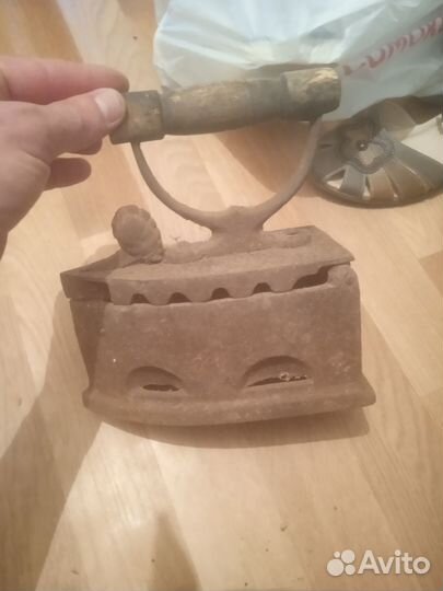 Продам старинный утюг