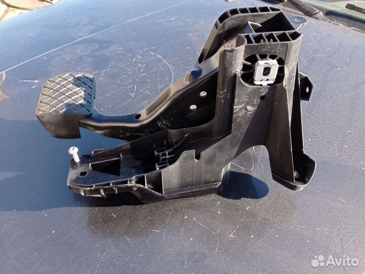 Педаль тормоза skoda kodiaq 2021 год