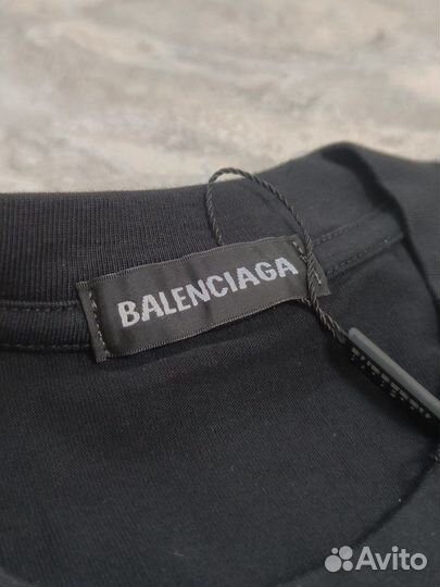 Футболка Balenciaga