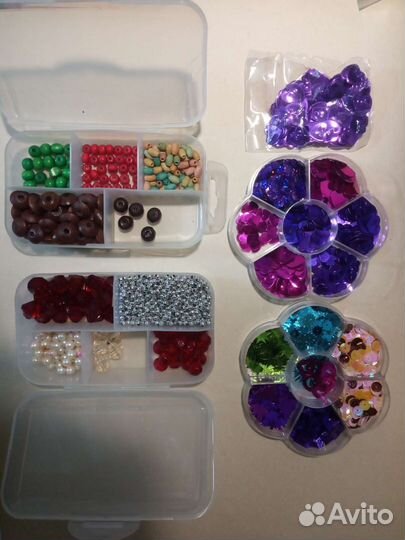 Пайетки, бусины, конфетти