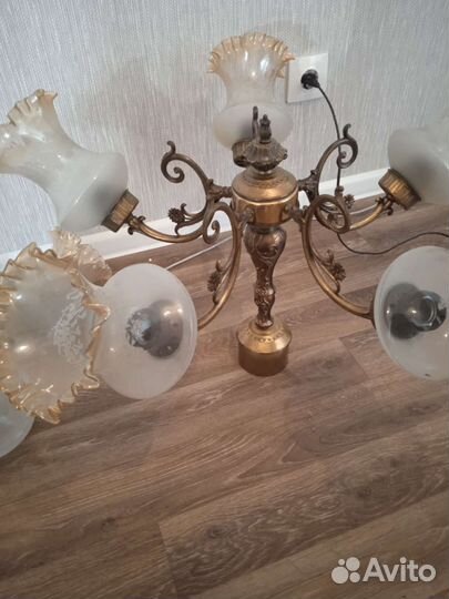 Комплект люстра и бра