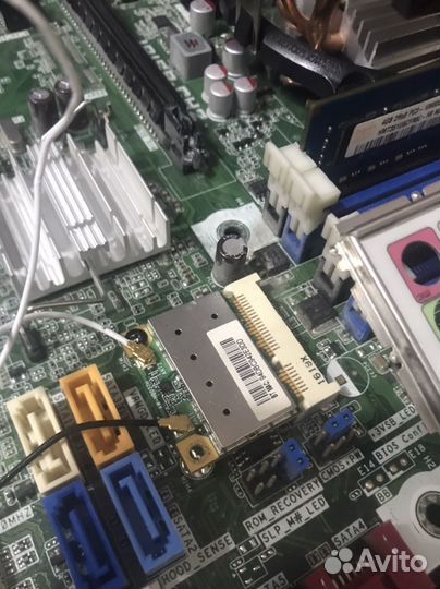 Материнская плата с процессором и памятью