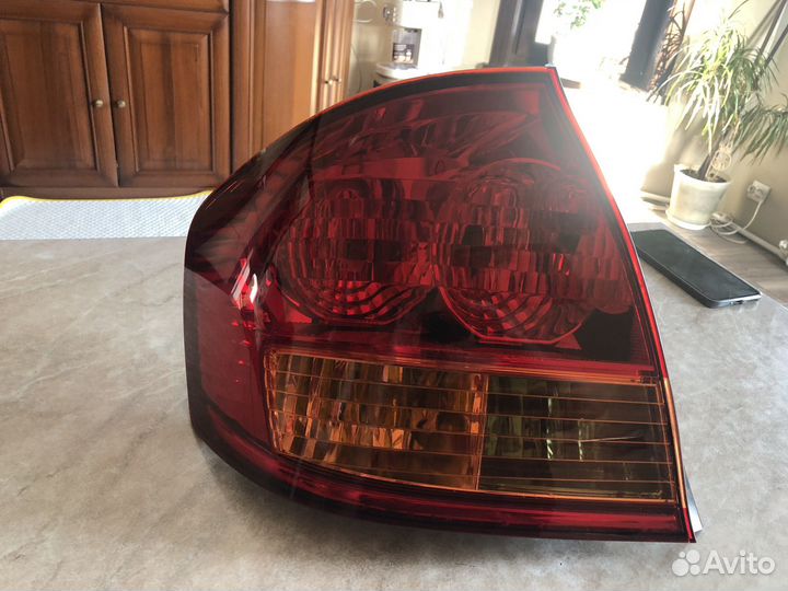 Задний левый фонарь Тойота Алион 240 2002-2004г.в