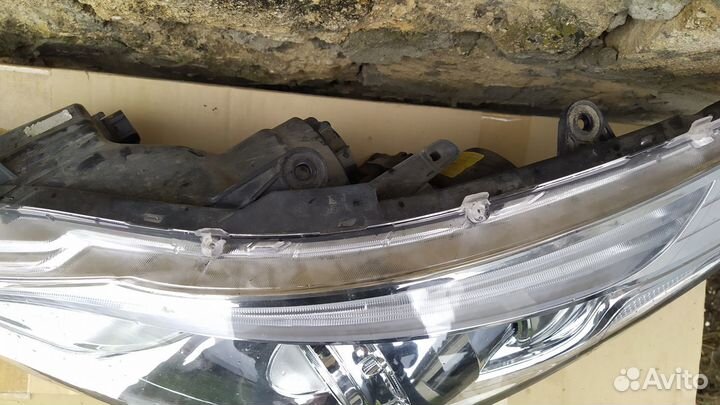 Фара Hyundai Grandeur V (2011-2016)