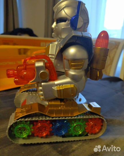 Игрушка робот