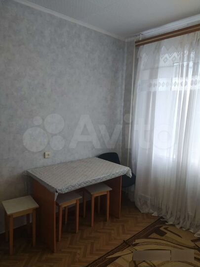 2-к. квартира, 50 м², 4/10 эт.