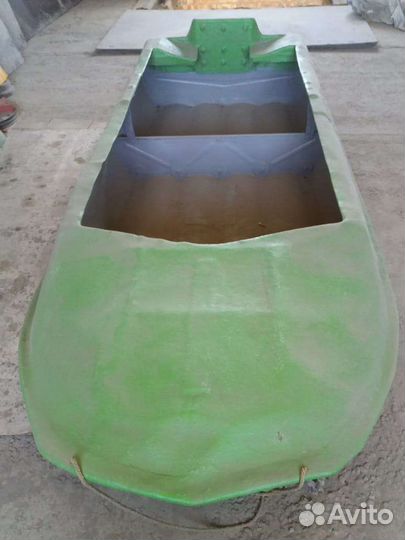 Лодка Романтика