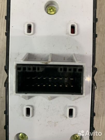 Блок кнопок стеклоподъемников Kia RIO X-line Лев