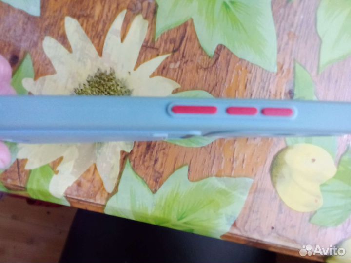 Чехлы на телефон