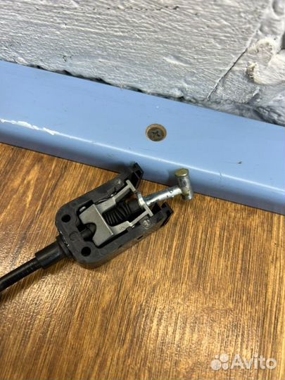 Замок боковой двери передний правый Skoda Rapid