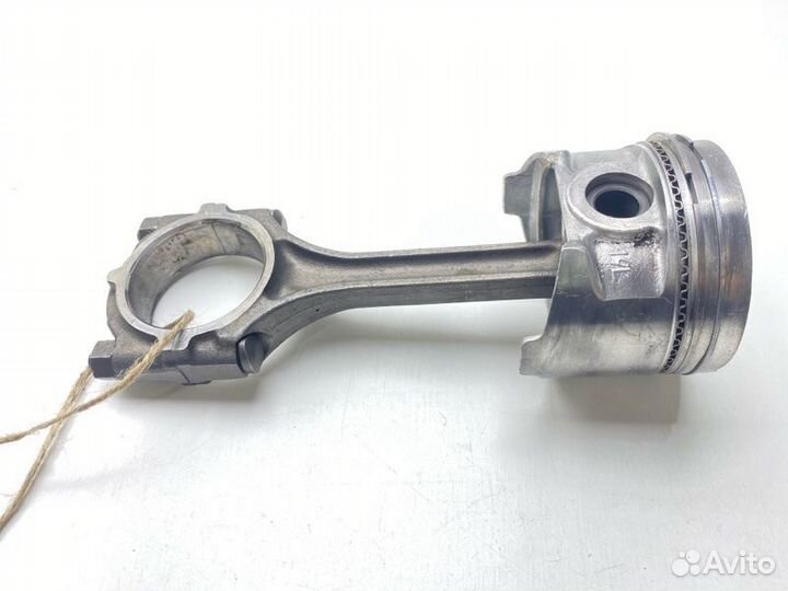 Поршень с шатуном Mitsubishi Libero CB1V 4G13 1999