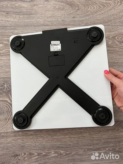 Весы напольные Scarlett