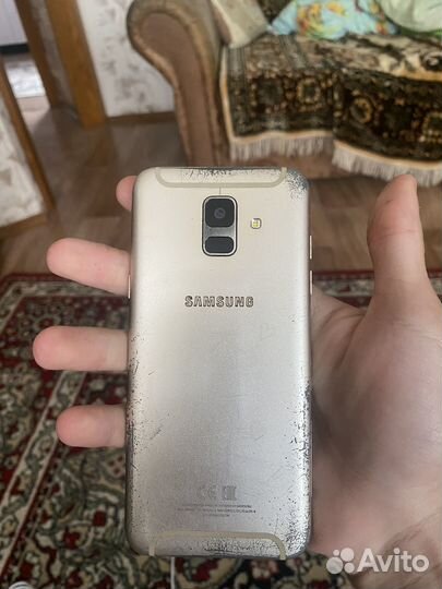 Samsung Galaxy A6, 4/32 ГБ