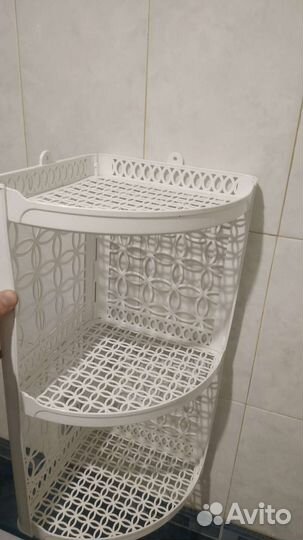 Угловая полка для ванной