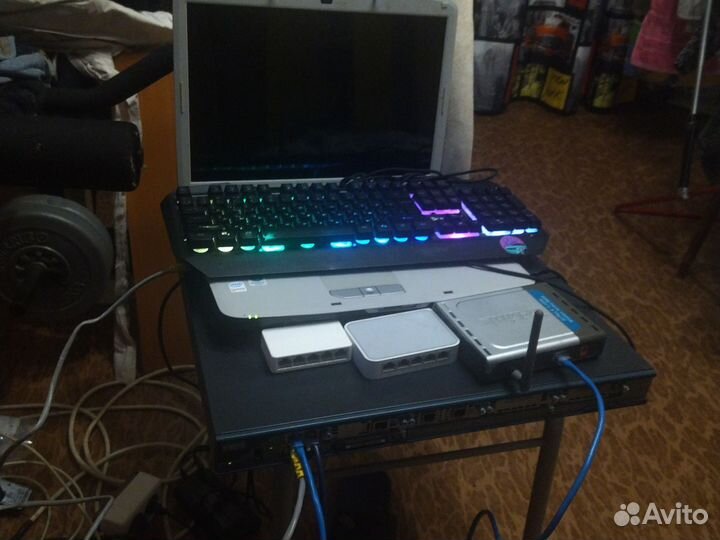 Маршрутизатор/свитчи/ноутбук