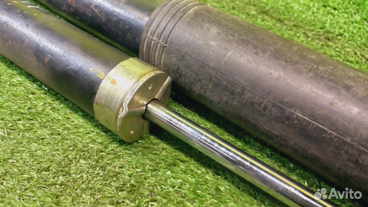 Амортизатор задний toyota ANH10W,ANH15W,ATH10W,MNH10W,MNH15W alphard 2WD 4WD