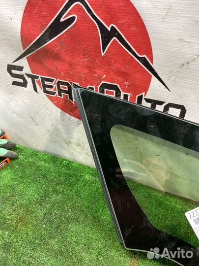 Форточка кузова правая Honda Fit Shuttle GP2 LDA