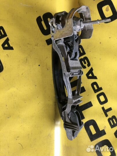 Ручка передняя левая Volkswagen Passat B5+