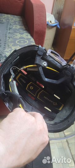 Хоккейный шлем