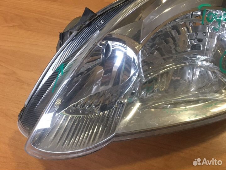 Фара левая для Toyota Corolla E12 2001-2007