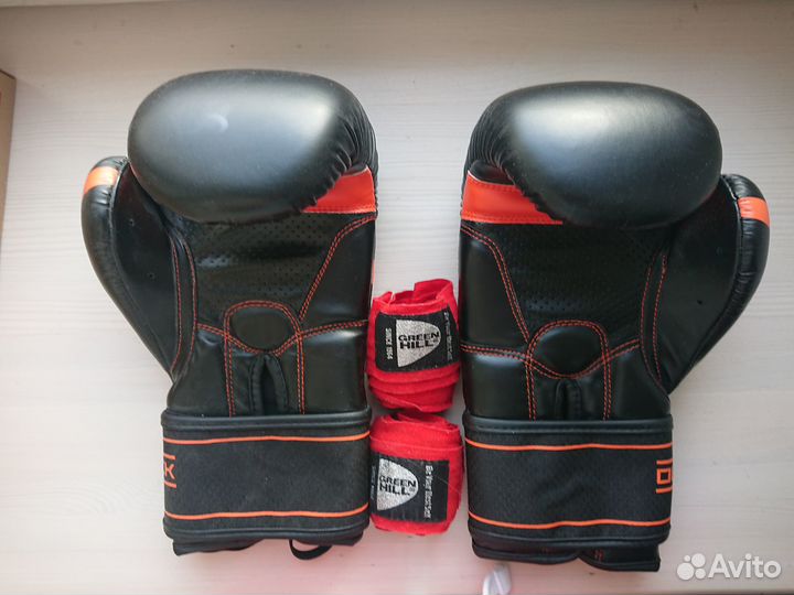 Перчатки боксерские outschock + бинты боксерские