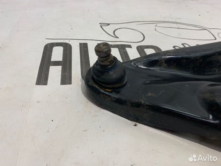 Рычаг левый Renault Sandero 1