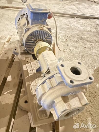 Электродвигатель с насосом