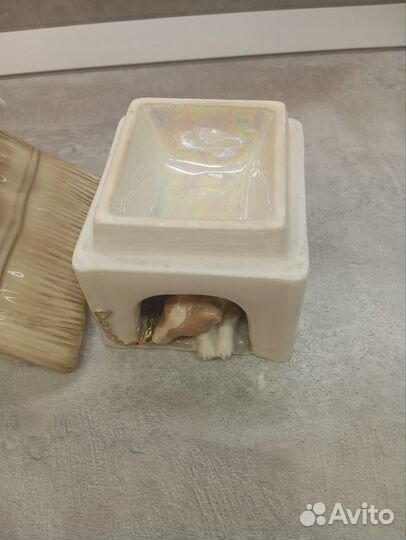 Фарфоровая статуэтка На птичнике(курятник) Дулево