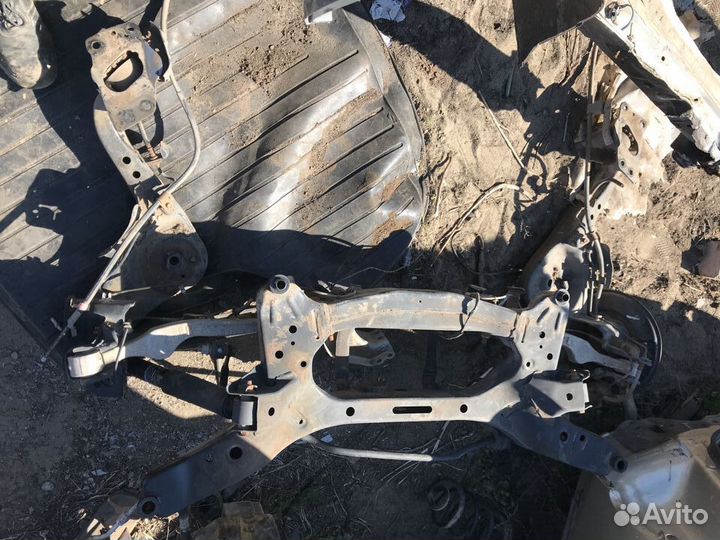 Задняя балка на Nissan Qashqai передний привод