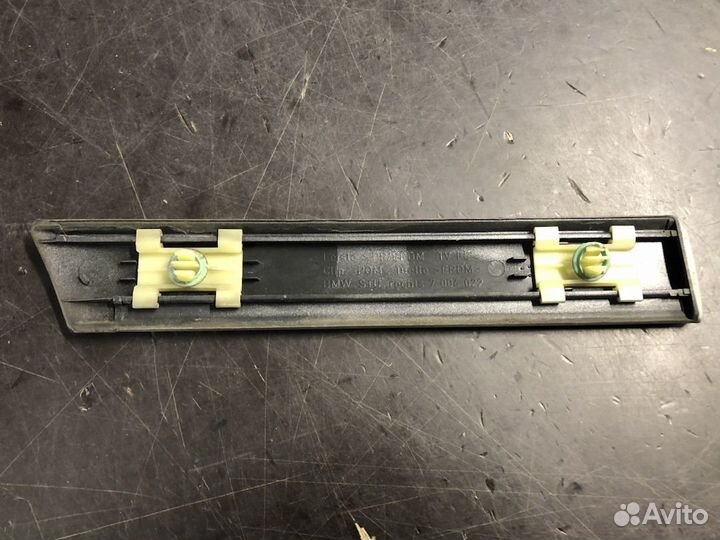 Б/У Молдинг переднего правого крыла BMW 5-с#001