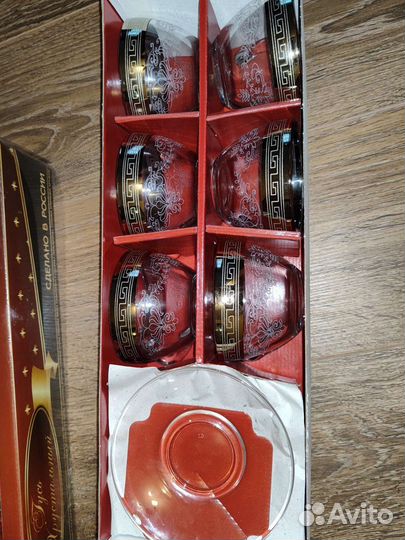 Набор чашек с блюдцами