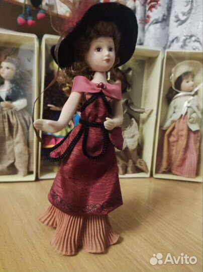 Кукла фарфоровая коллекционная