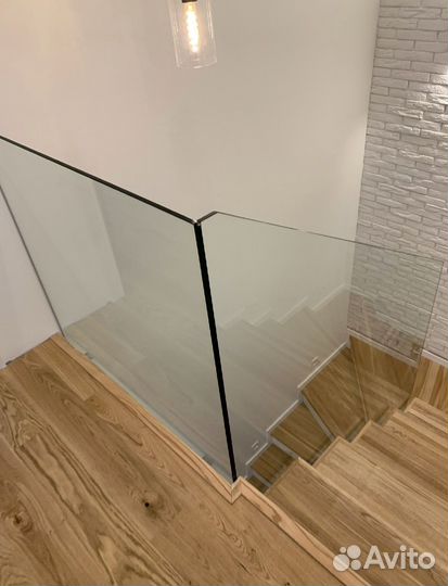 Ограждение для лестницы из стекла