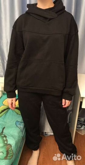 Спортивный костюм женский