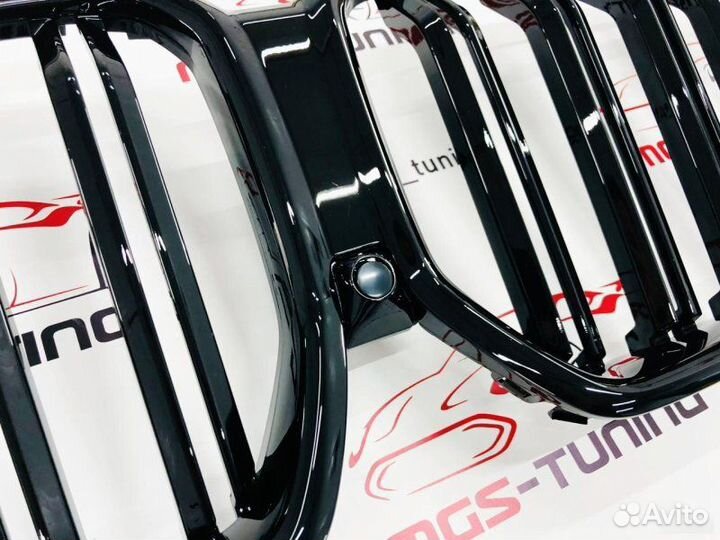 Решетка в BMW Х6 G06 стиль Х6М Черный глянец