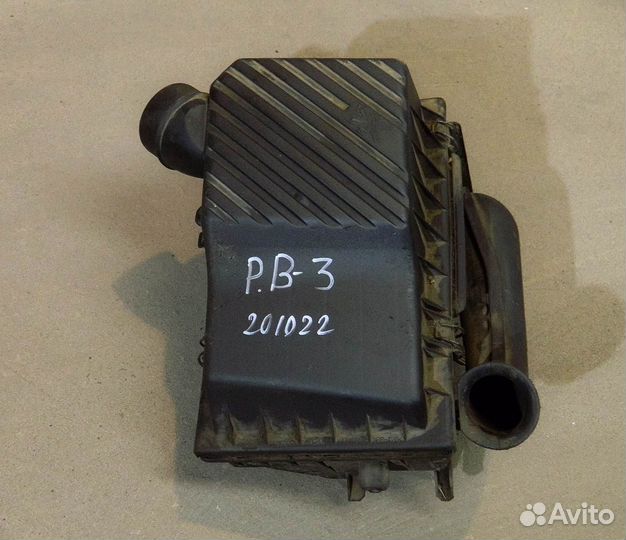 Корпус воздушного фильтра VW Passat B3