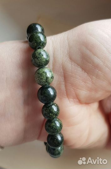 Браслет из змеевика - 8 мм на резинке