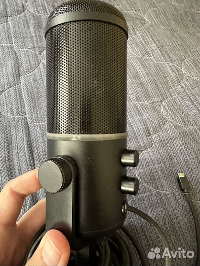 Микрофон Razer seiren elite