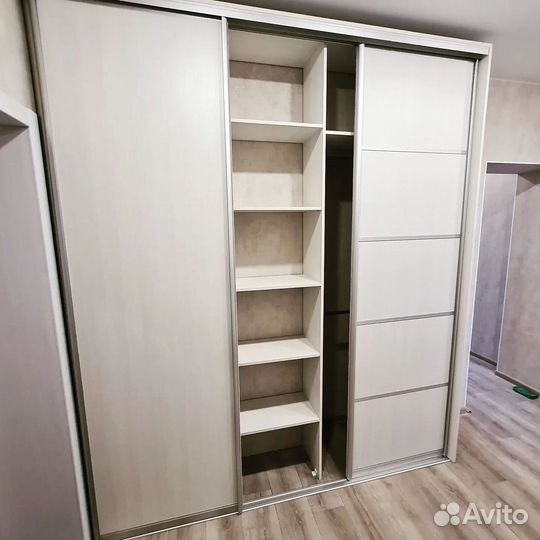 Современный шкаф купе