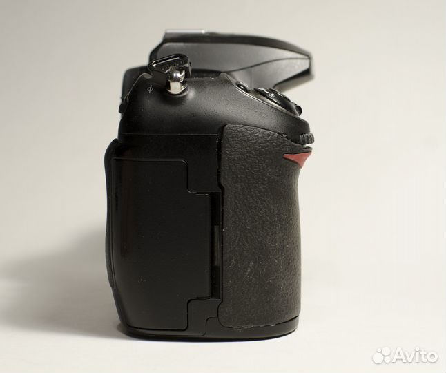 Цифровая фотокамера nikon D200