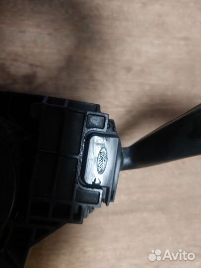 Переключатель подрулевой Ford Tiesta 2010-в сборе