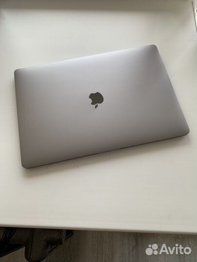 Mac book pro 15 2017 touch bar 1Tb