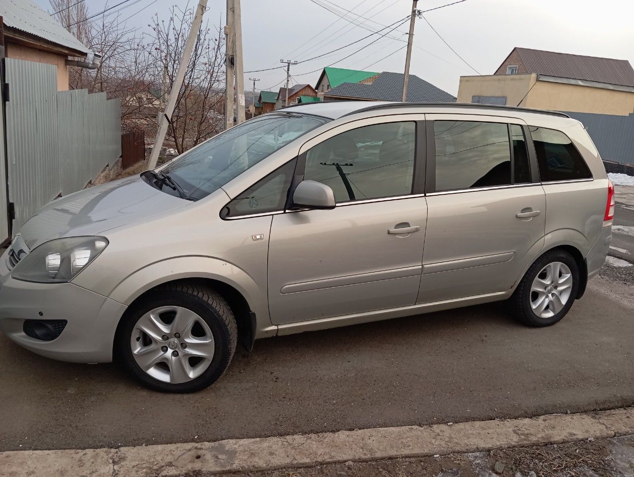 Opel Zafira: фото владельца