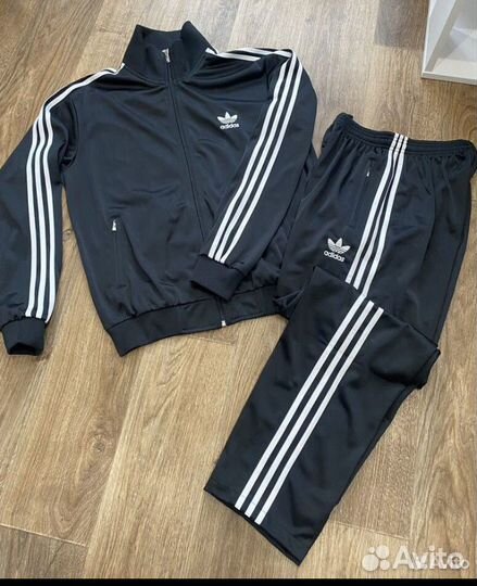 Спортивный костюм adidas