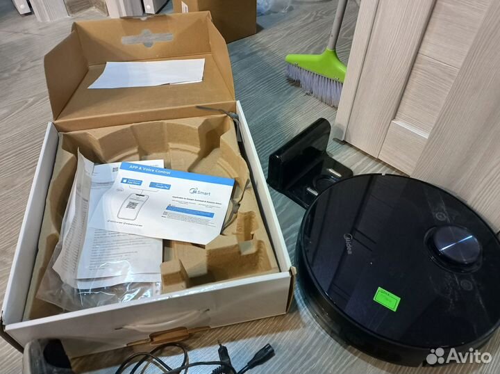 Робот пылесос Midea m7