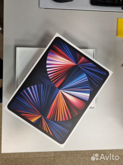 iPad Pro 12.9-inch (5th Generation) Wi-Fi+5G 256Gb