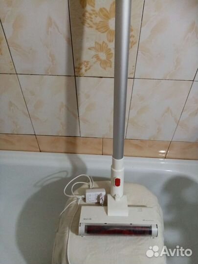 Вертикальный беспроводной пылесос Deerma VC20