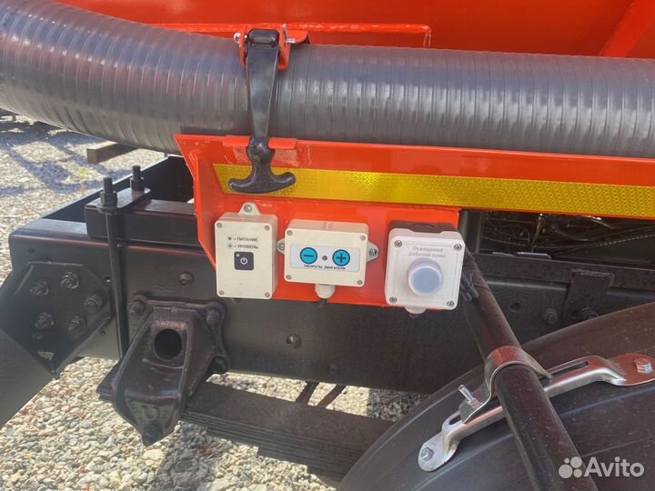 Ко-520К на шасси камаз 43253-2010-69 вакуумная маш