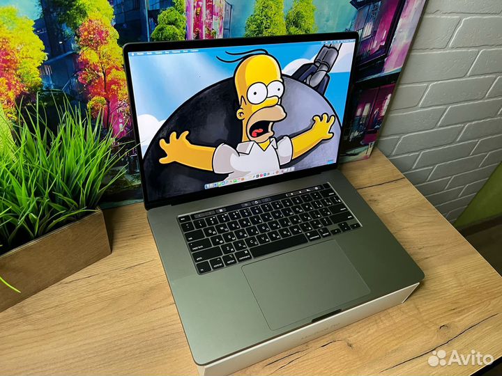 Macbook pro 16 2021 i9 16gb Мощный